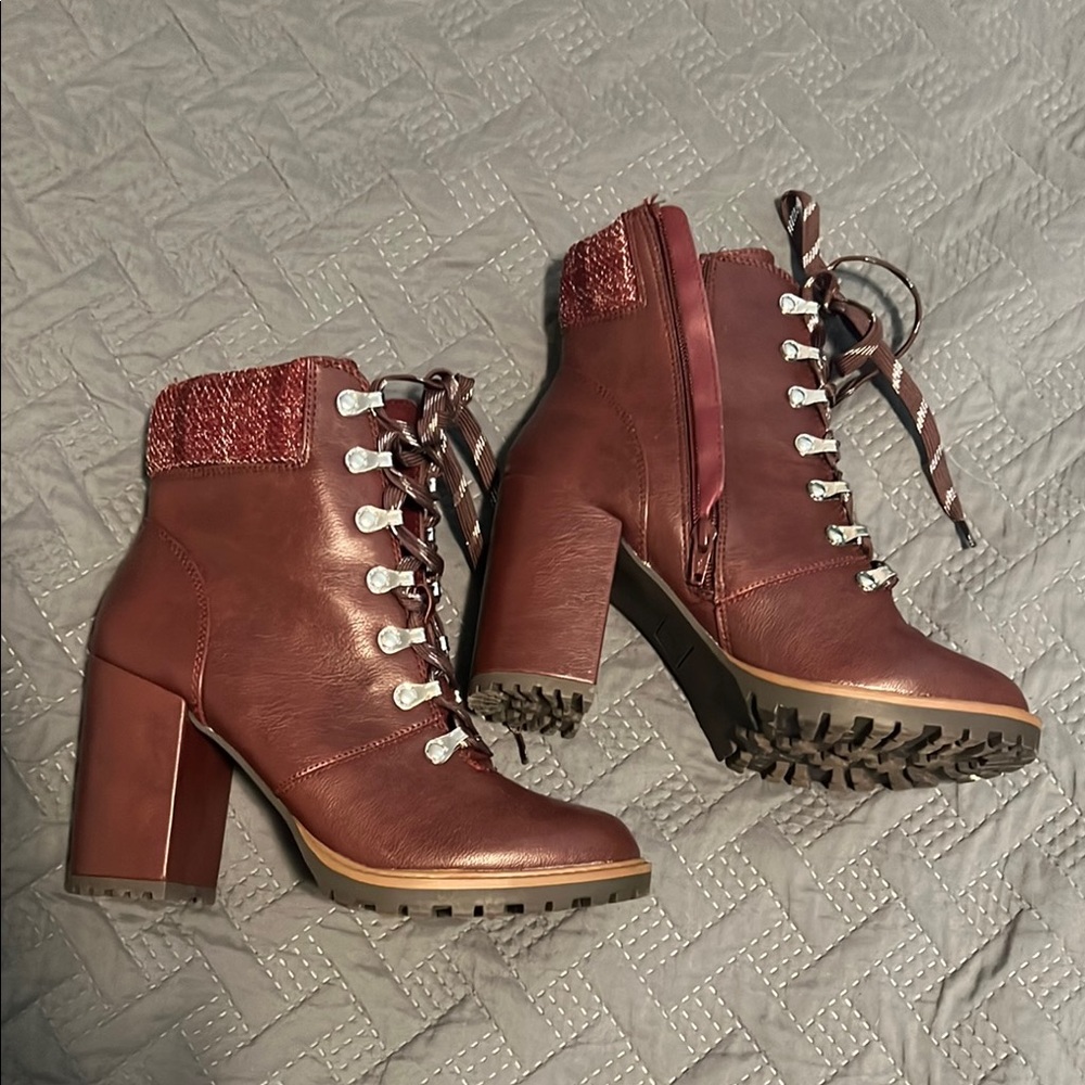 Women's Burgundy Lace-Up Ankle Boots